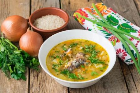 Sopa de pescado enlatado: 12 deliciosas recetas