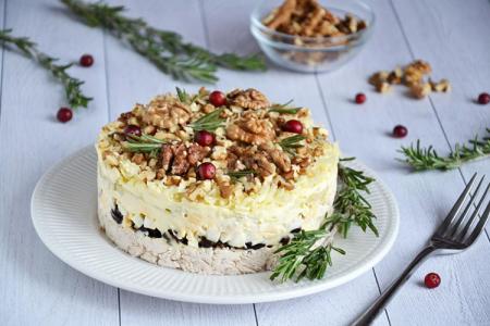 20 Simple and Delicious Prune Salads